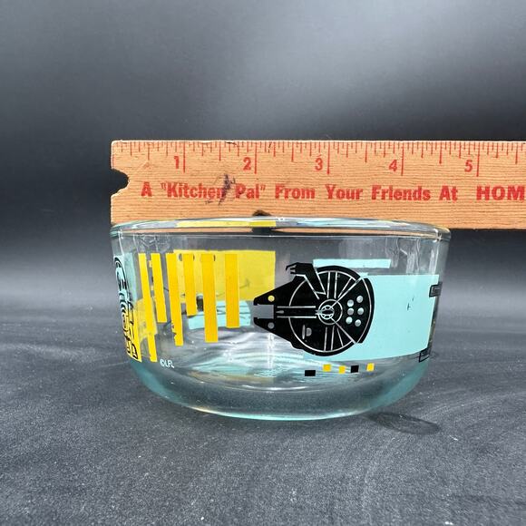Pyrex Star Wars 2 piece Set 7200 4.75", 7211 8" x 6" - Picture 11 of 12